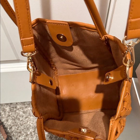 Anthropologie Tan Woven bucket Bag - Picture 3 of 3